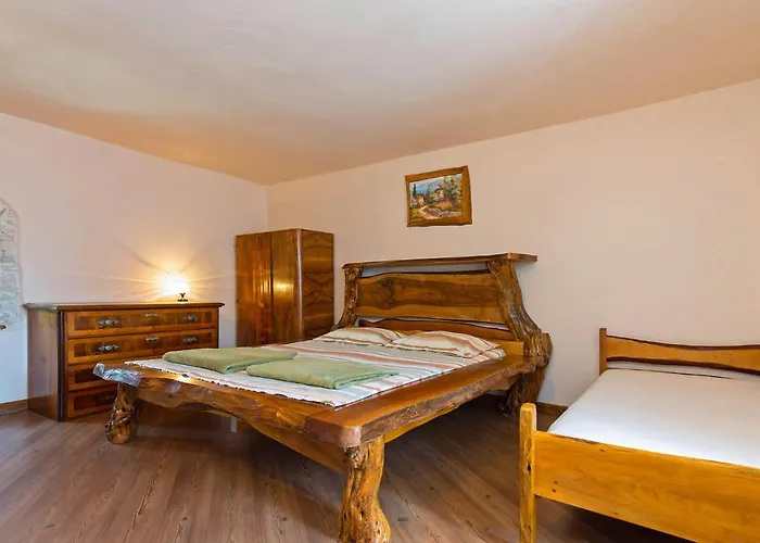 Marina In * Ližnjan