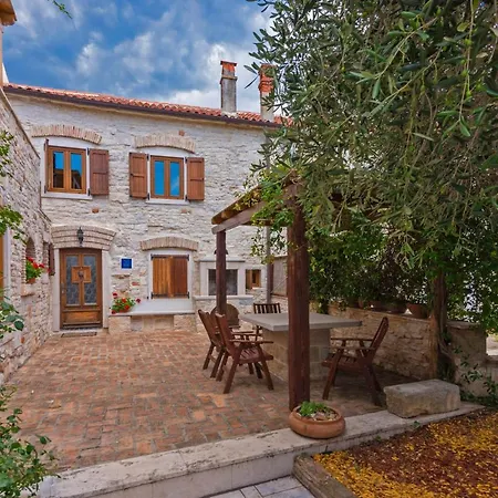 Marina In Vakantiehuis Ližnjan